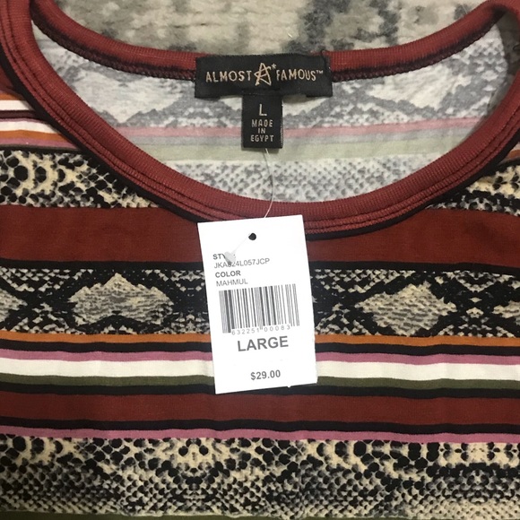 NWT Almost Famous Snake Skin soft top - Picture 2 of 3